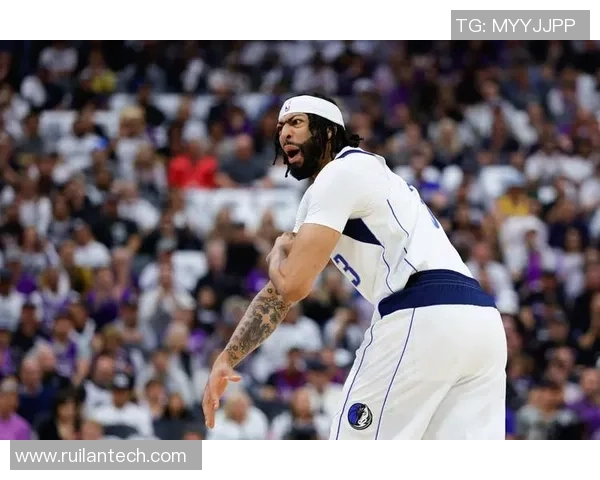 NBA常规赛：第一节完，独行侠以35-28抢先奇才，戴维斯8+3