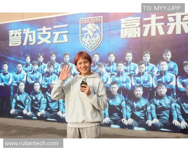 周云杰：魏祥鑫在试训中获得了技能团队的必定，期望他从青年队起步